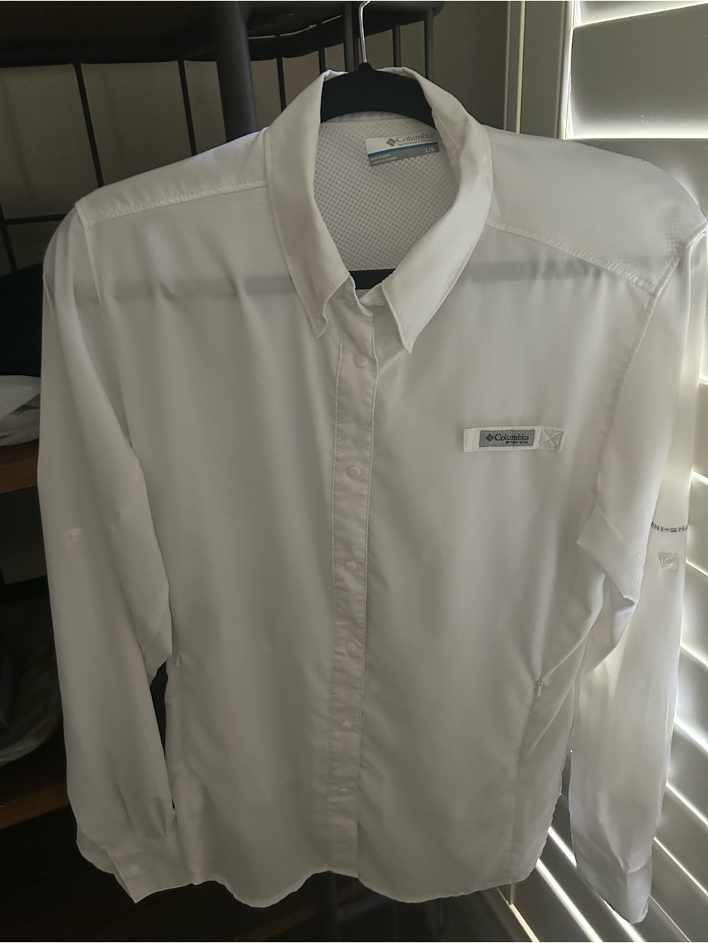 Columbia Women’s White Performance Long-Sleeve Button-Up Shirt